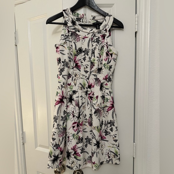 Floral Sleeveless Dress - Picture 1 of 4